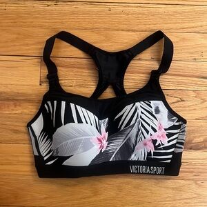 Victoria Secrets Padded sports bra